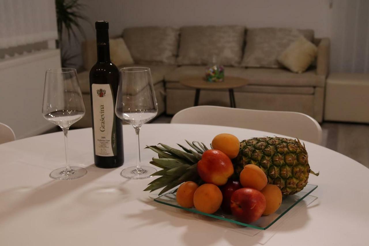 Apartman F&F Otočac Exteriör bild