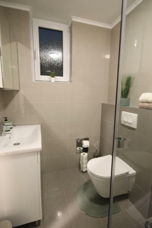 Apartman F&F Otočac Exteriör bild